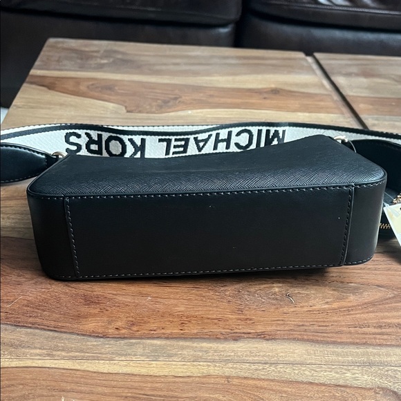 Michael Kors Black Crossbody Bag with Logo Strap - Picture 3 of 10